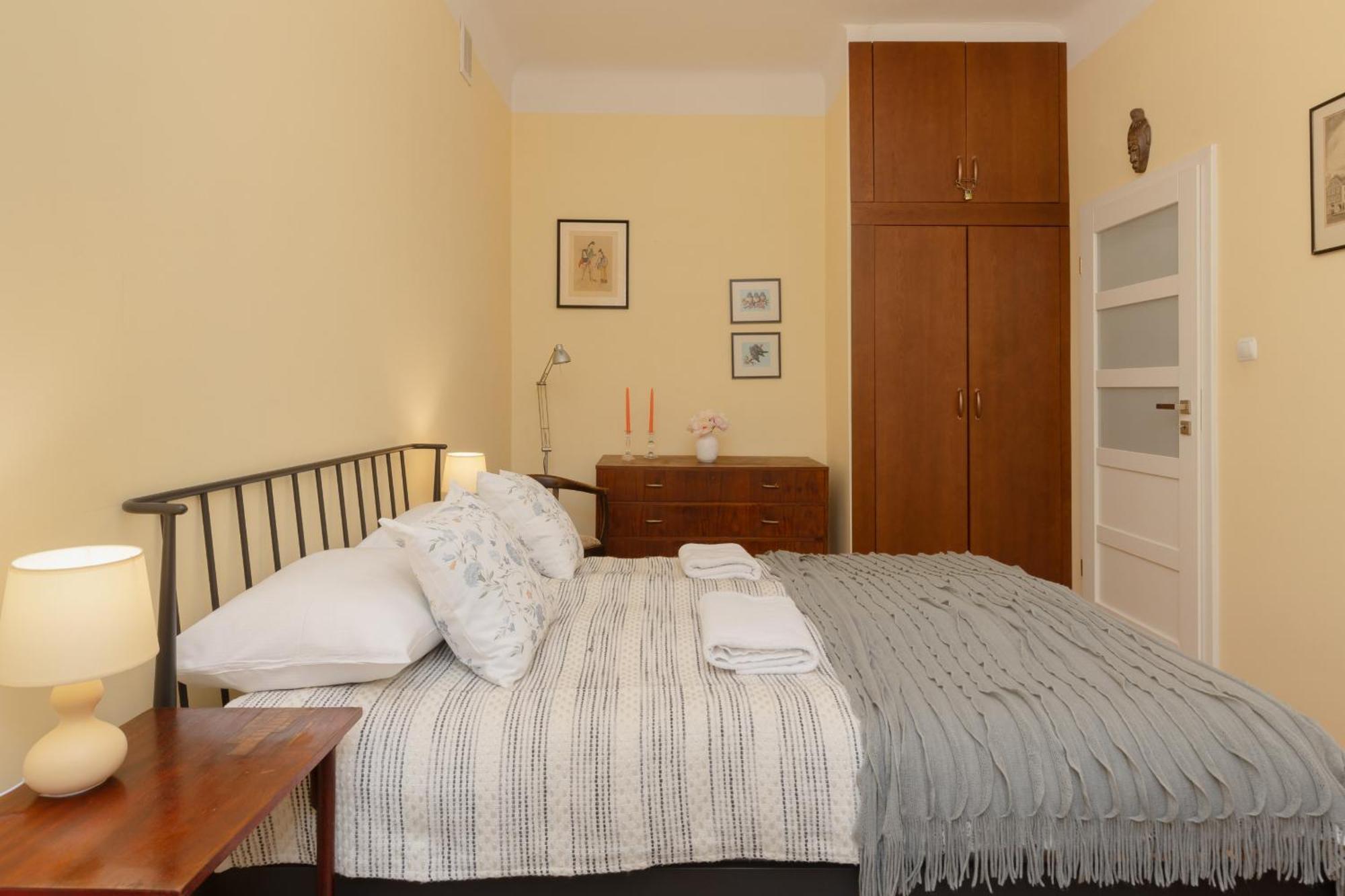 Warsaw New Town Square Apartment For 5 Guests By Noclegi Renters Экстерьер фото